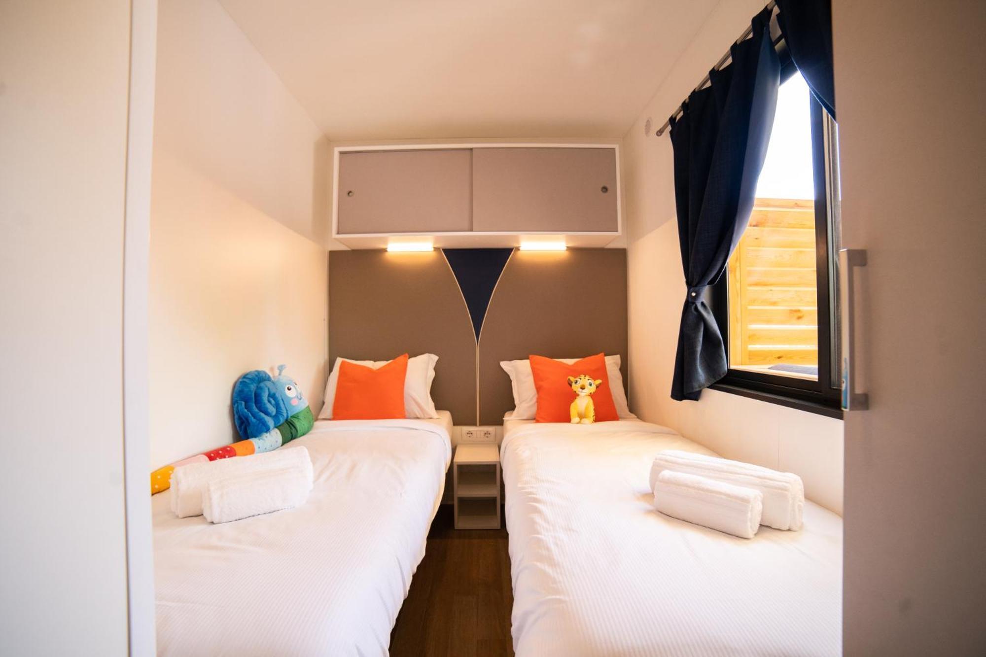 Estivo Premium Deluxe Mobile Homes On Camping Del Sole Village 伊塞奥 外观 照片