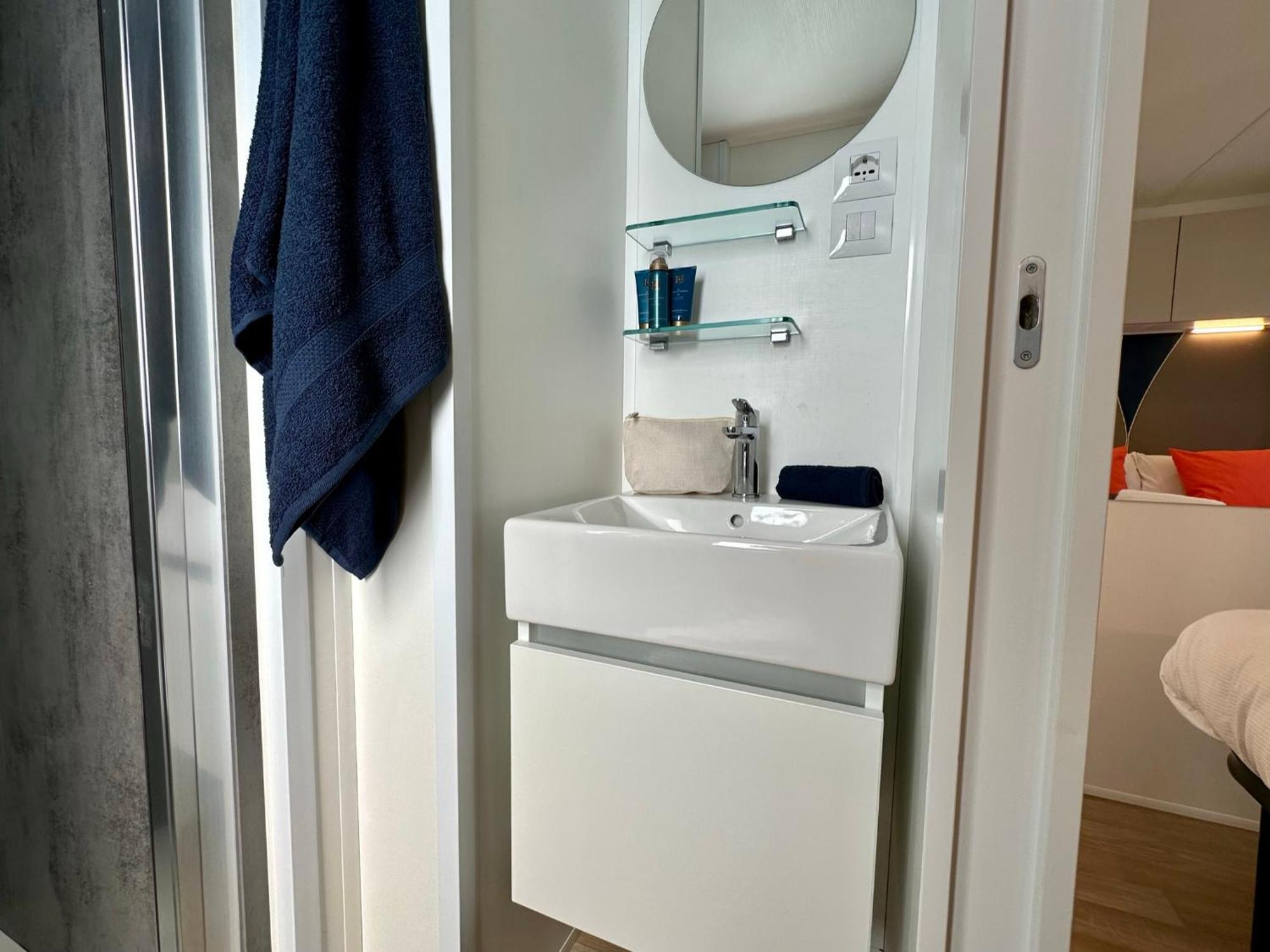 Estivo Premium Deluxe Mobile Homes On Camping Del Sole Village 伊塞奥 外观 照片