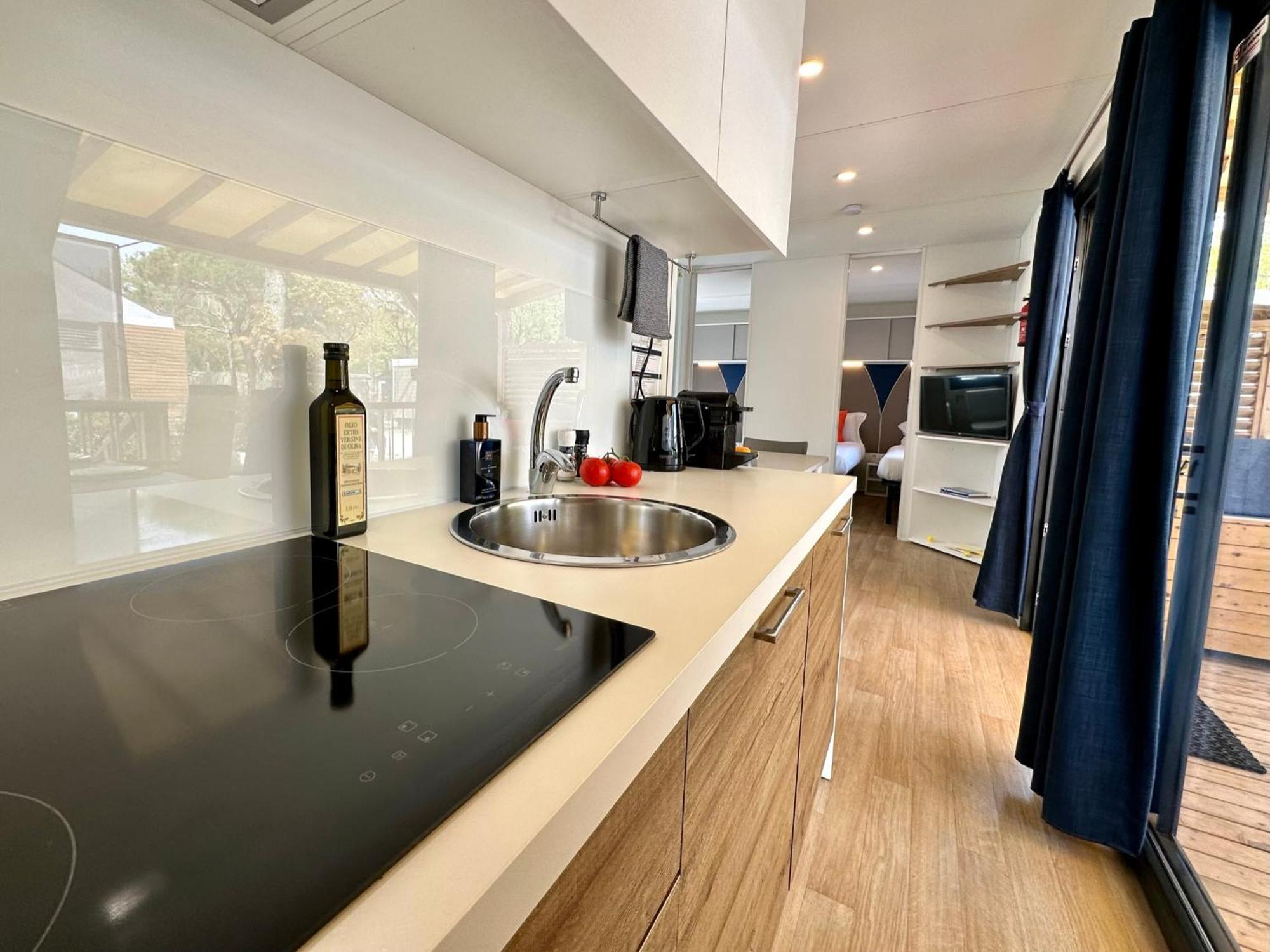 Estivo Premium Deluxe Mobile Homes On Camping Del Sole Village 伊塞奥 外观 照片