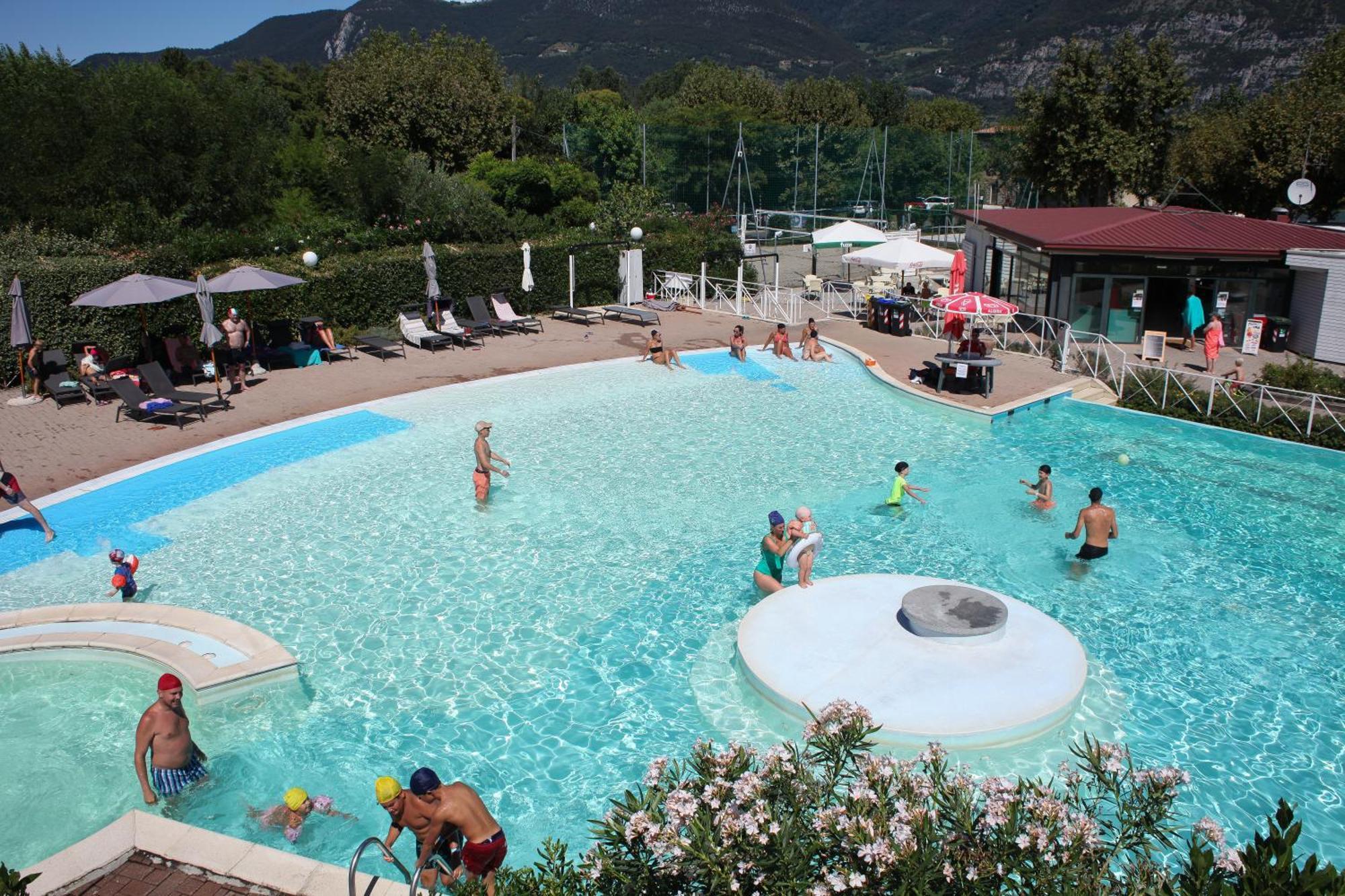 Estivo Premium Deluxe Mobile Homes On Camping Del Sole Village 伊塞奥 外观 照片