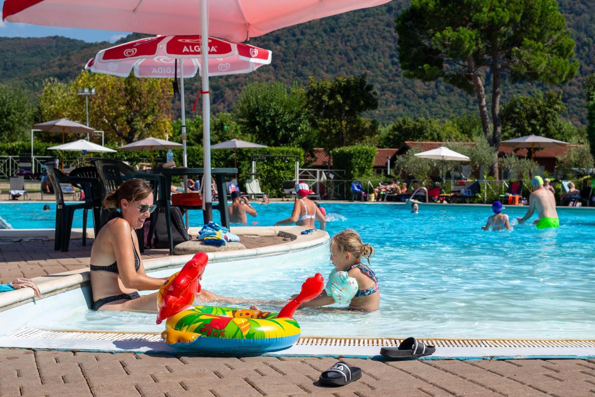 Estivo Premium Deluxe Mobile Homes On Camping Del Sole Village 伊塞奥 外观 照片