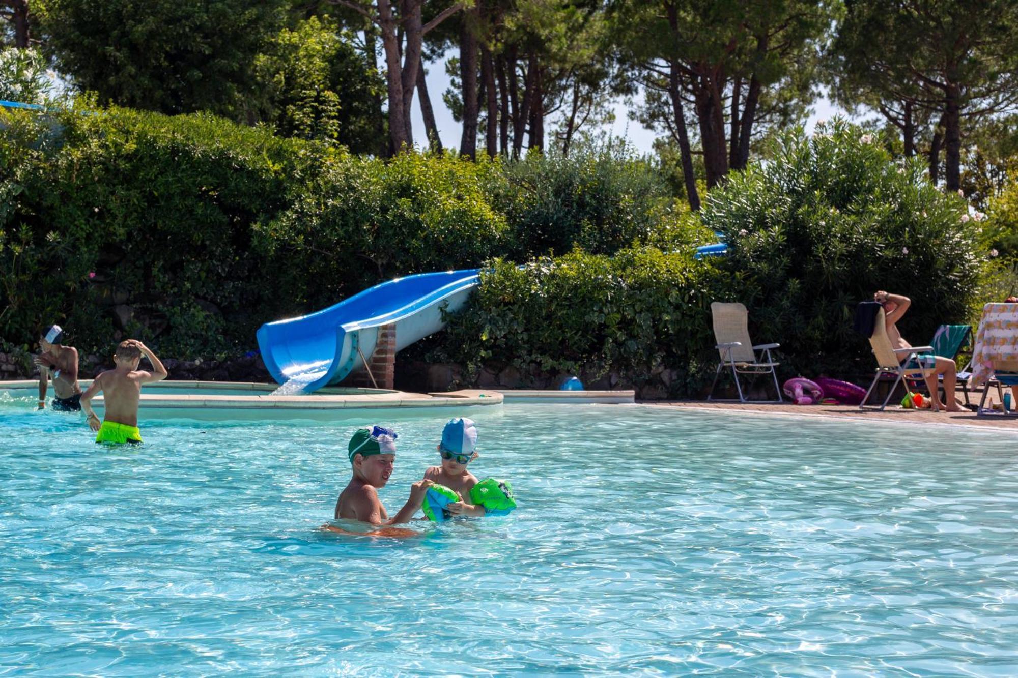 Estivo Premium Deluxe Mobile Homes On Camping Del Sole Village 伊塞奥 外观 照片